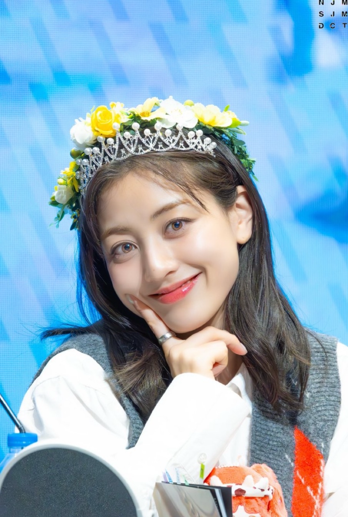Behind-the-scenes cut of Jihyo (TWICE)