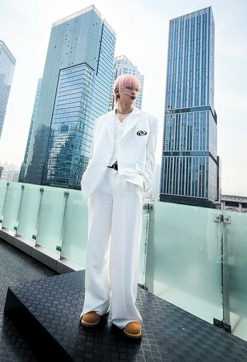 Latest photo of Nicholas (&TEAM)