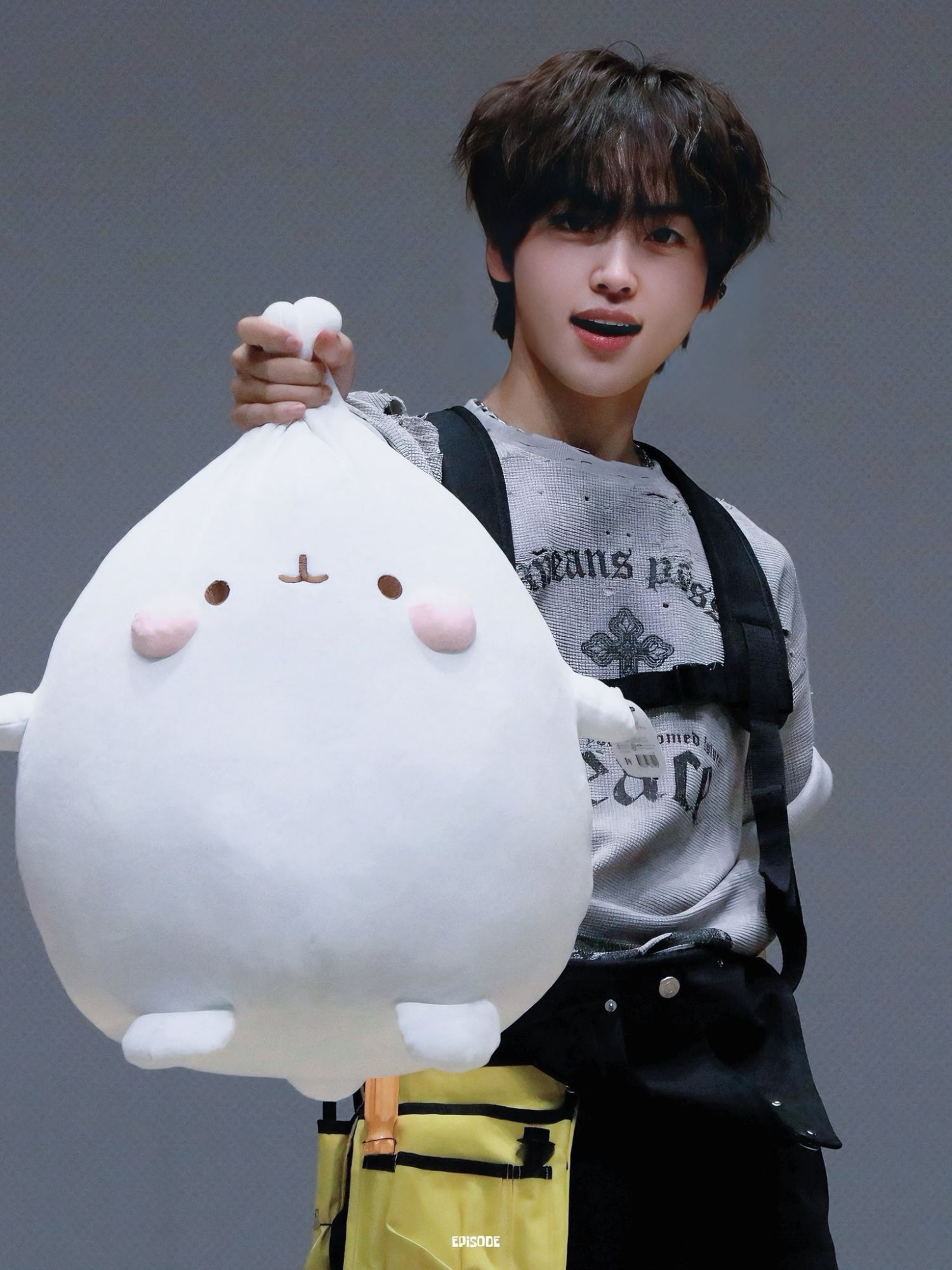 Latest photo of Hyeongjun (CRAVITY)