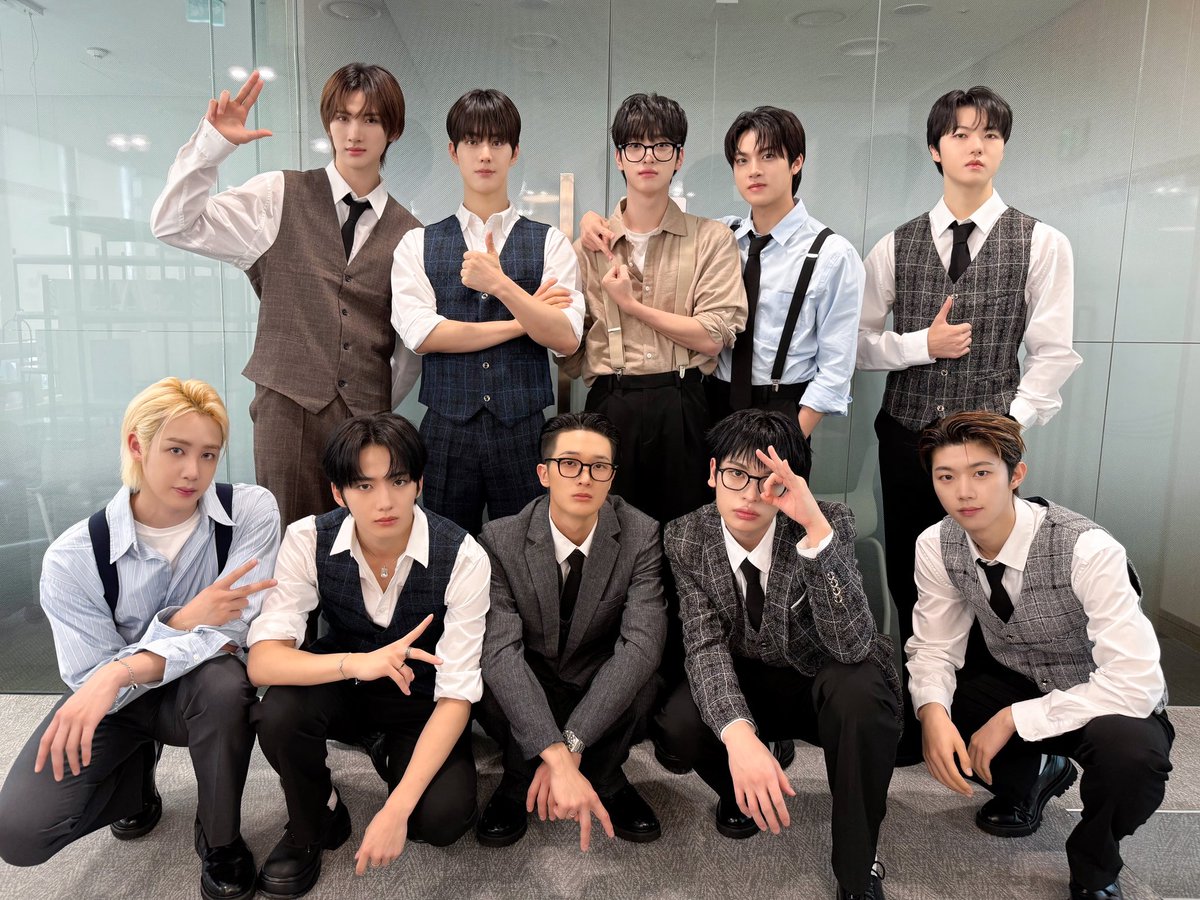 Behind-the-scenes cut of Xikers