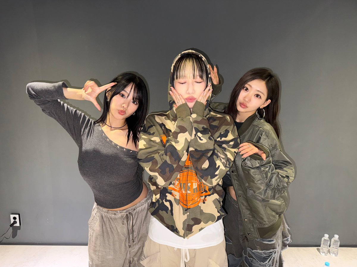 A moment captured by KISS OF LIFE's fan