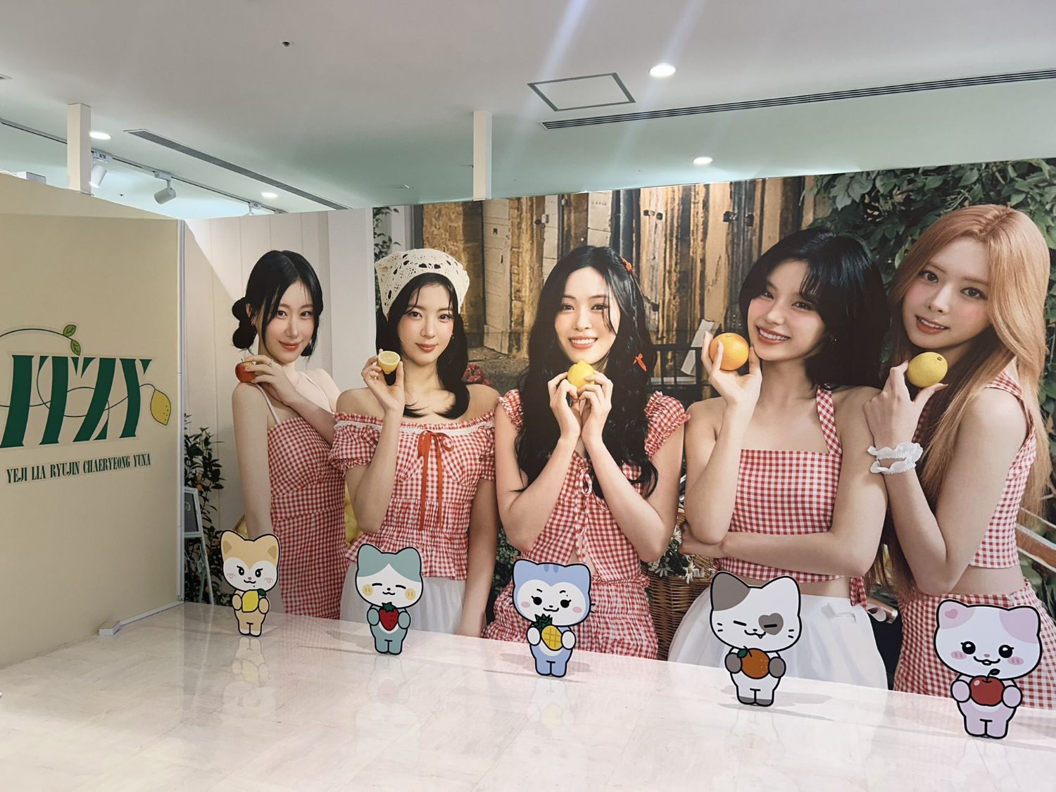 Behind-the-scenes cut of ITZY