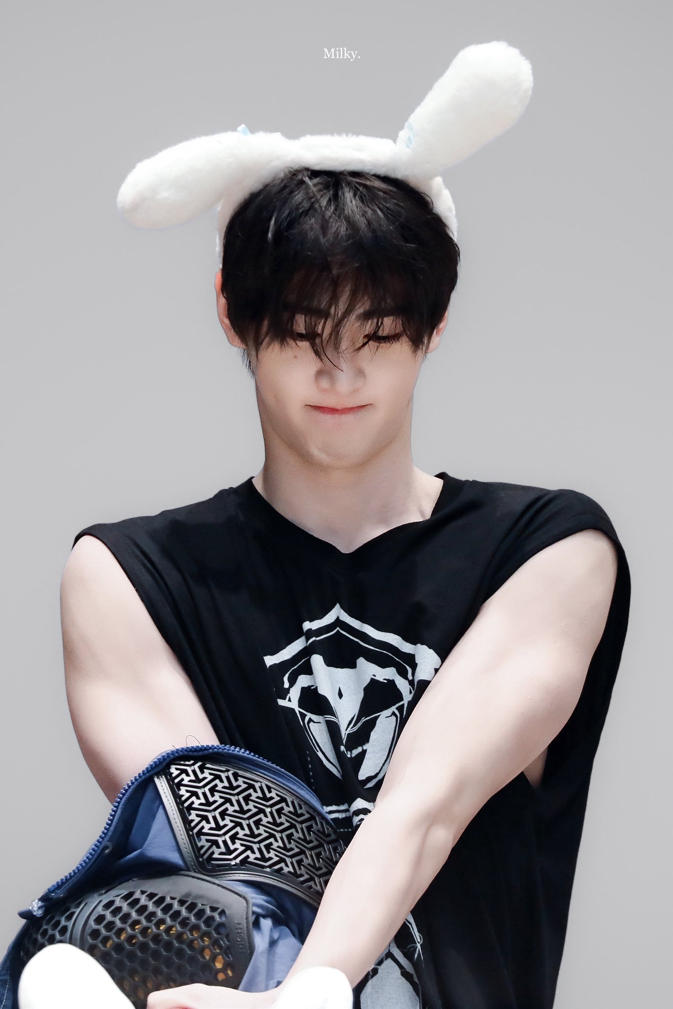 Latest photo of Sunghoon (ENHYPEN)