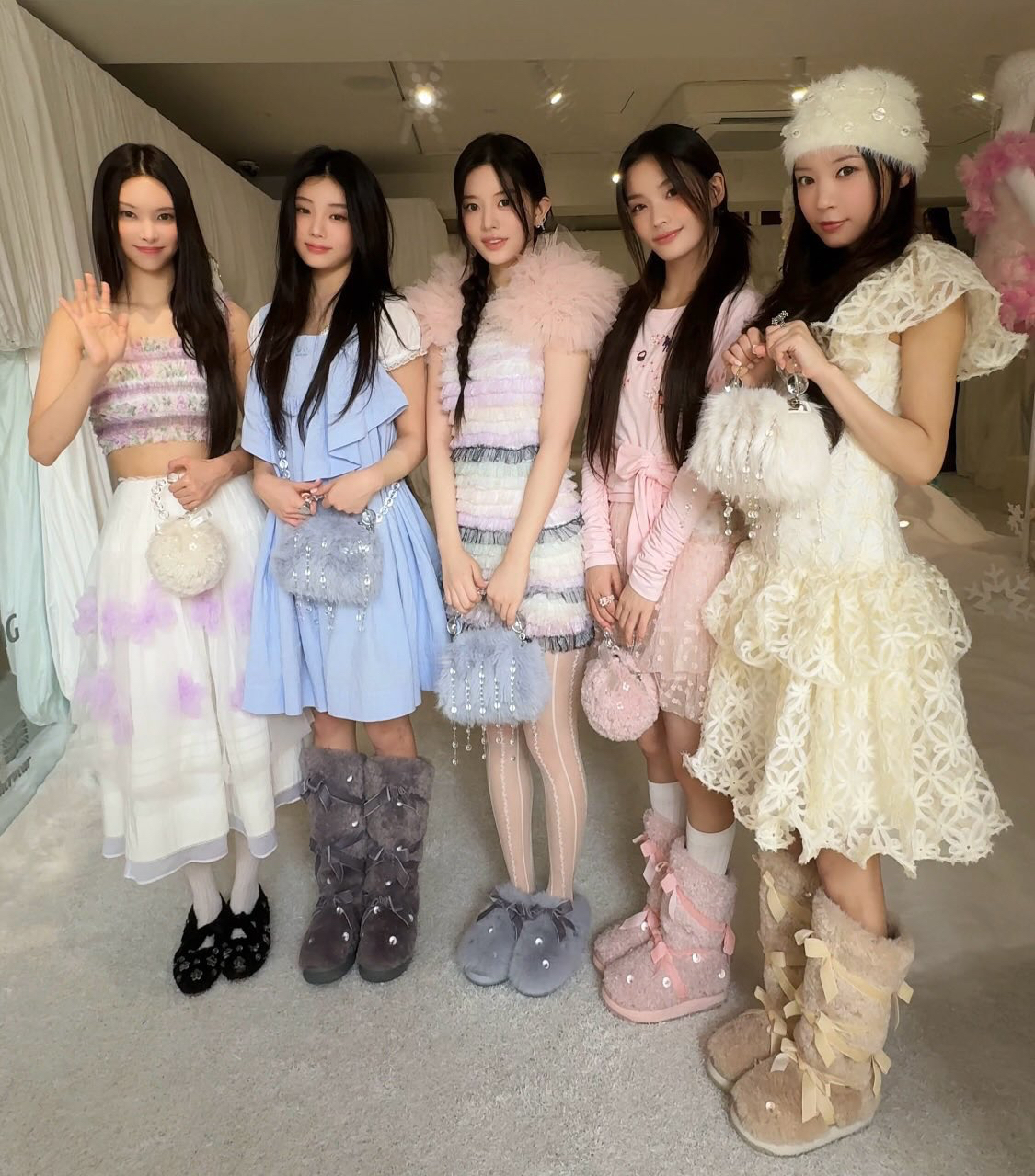 A moment captured by ILLIT's fan