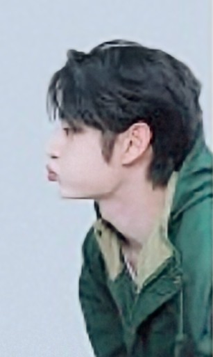 Behind-the-scenes cut of Kim Jiwoong (ZEROBASEONE)