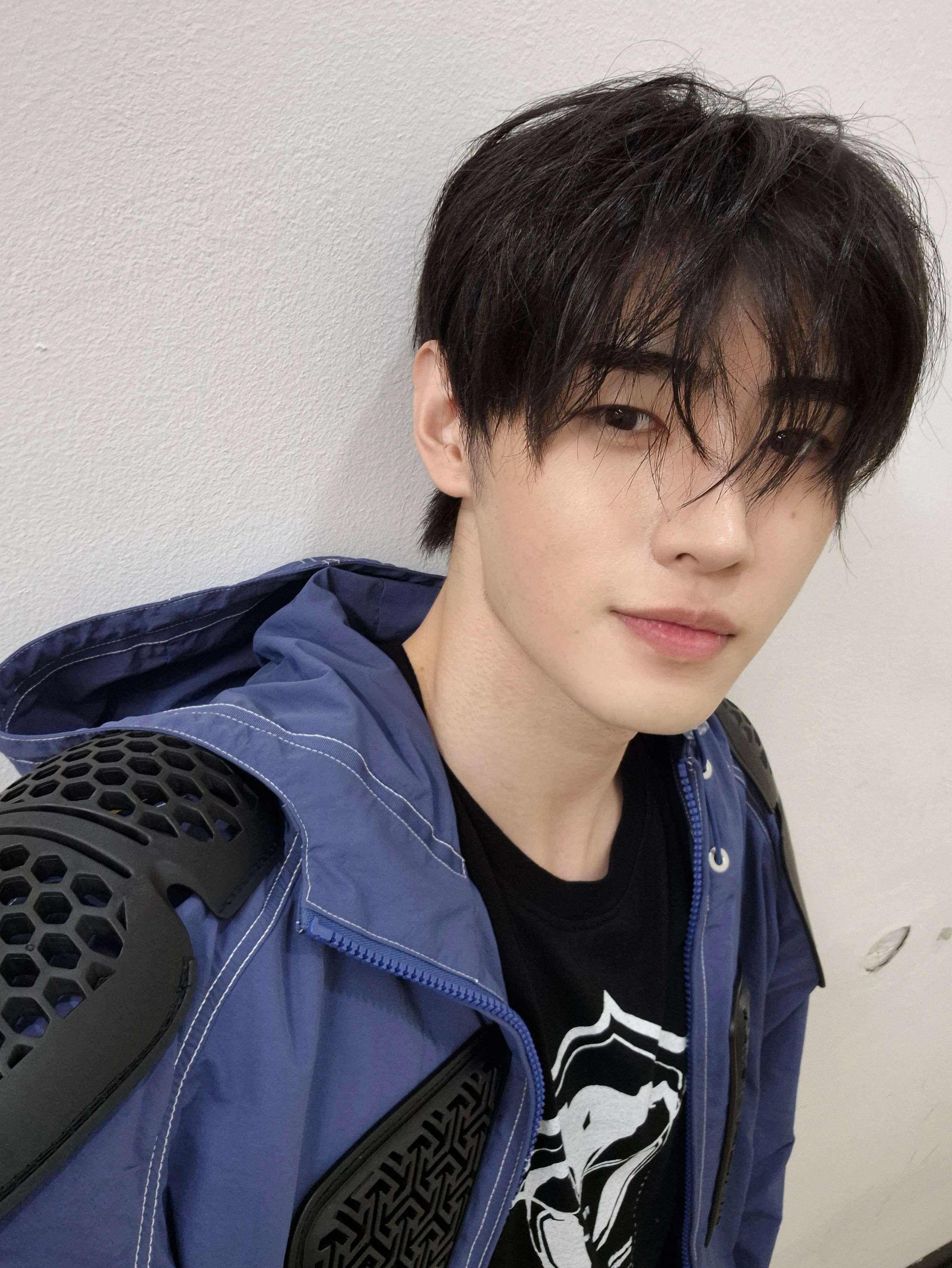 Recent activity shot of Sunghoon (ENHYPEN)