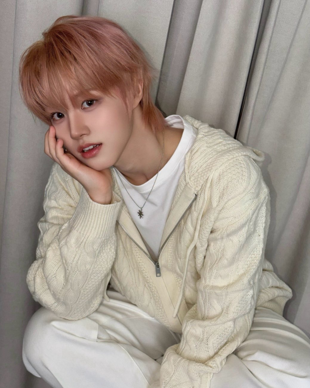 Recent activity shot of Park Juwon (AHOF)