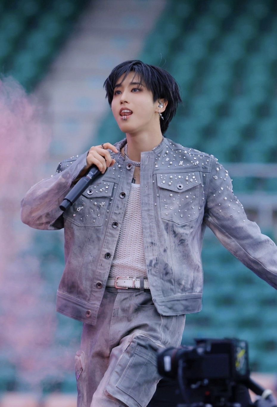 Latest photo of HAN (Stray Kids)