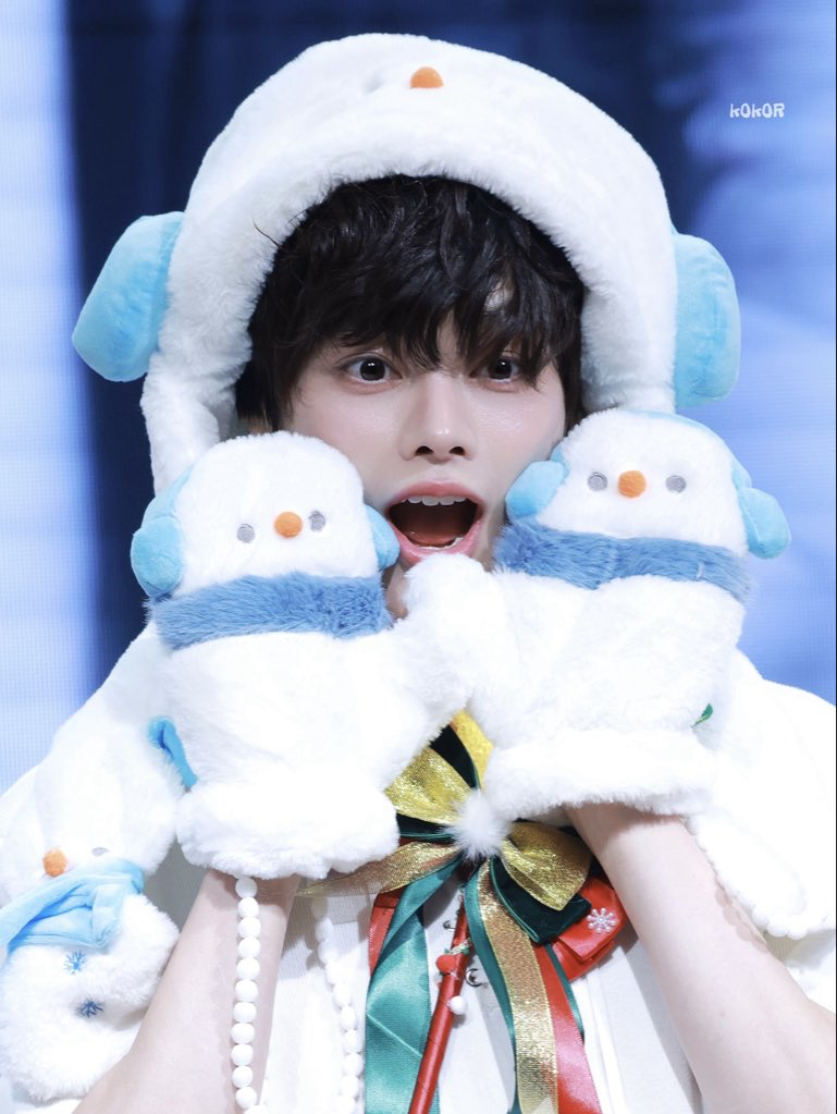 Behind-the-scenes cut of Hanbin (TEMPEST)