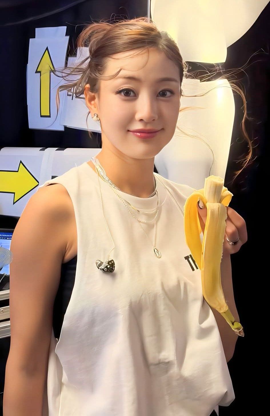 Behind-the-scenes cut of Jihyo (TWICE)