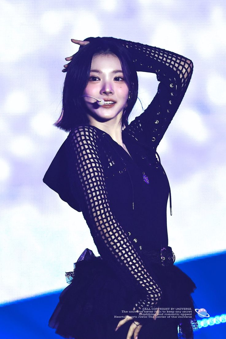 A moment captured by Jiwoo (Hearts2Hearts)'s fan