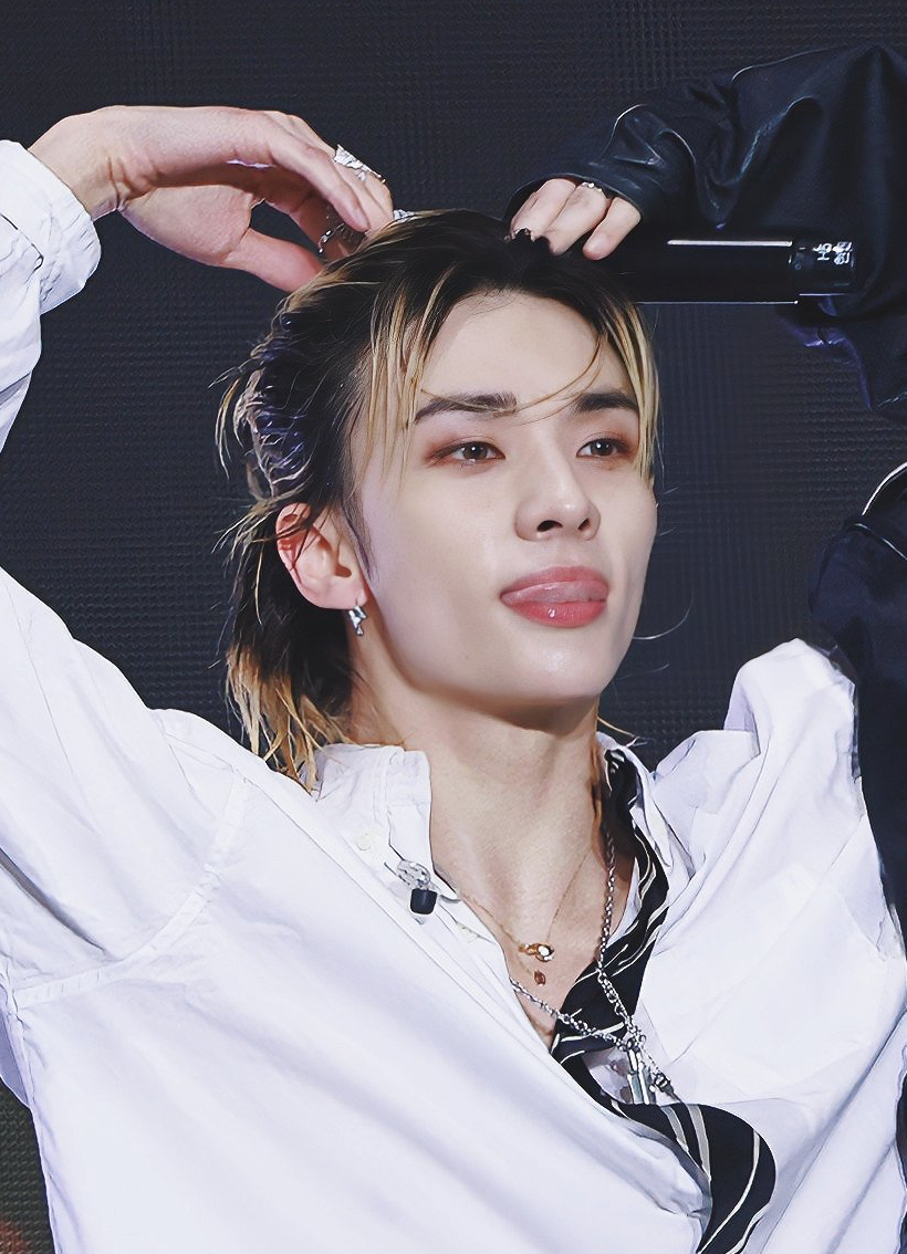 Latest photo of Hyunjin (Stray Kids)