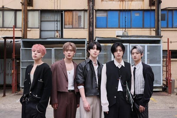 Foto aktivitas terbaru WEi