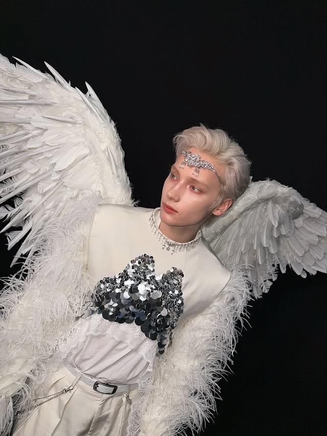 Latest photo of HueningKai (TOMORROW X TOGETHER)