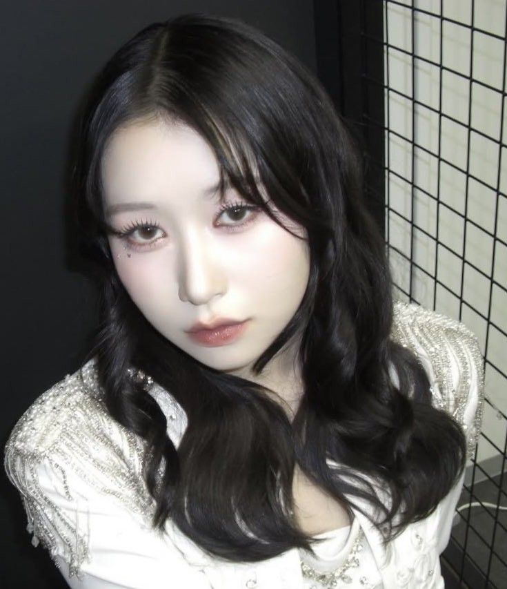 Behind-the-scenes cut of Kasahara Momona (ME:I)