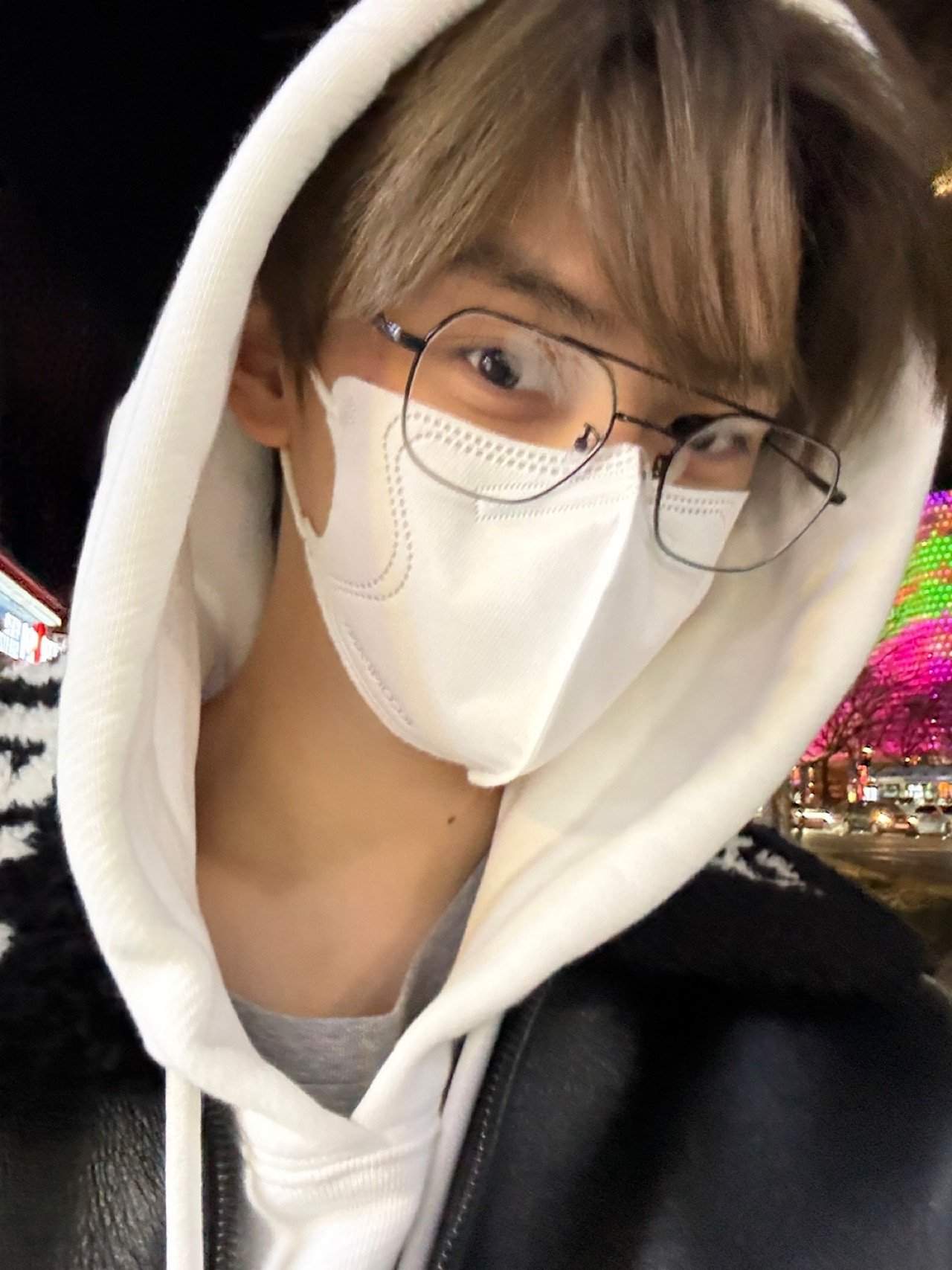 Recent activity shot of Kim Gyuvin (ZEROBASEONE)