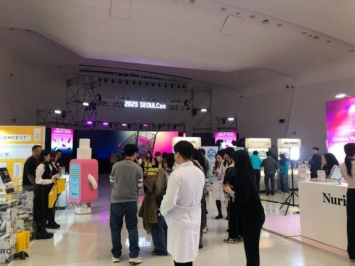 A moment captured by Hyeongjun (CRAVITY)'s fan