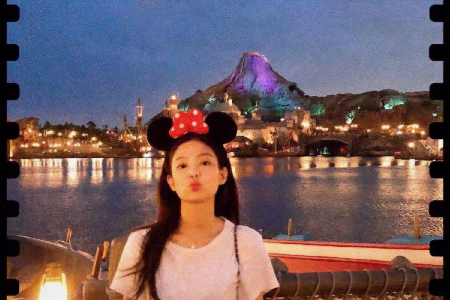 제니 (BLACKPINK)의 비하인드 컷