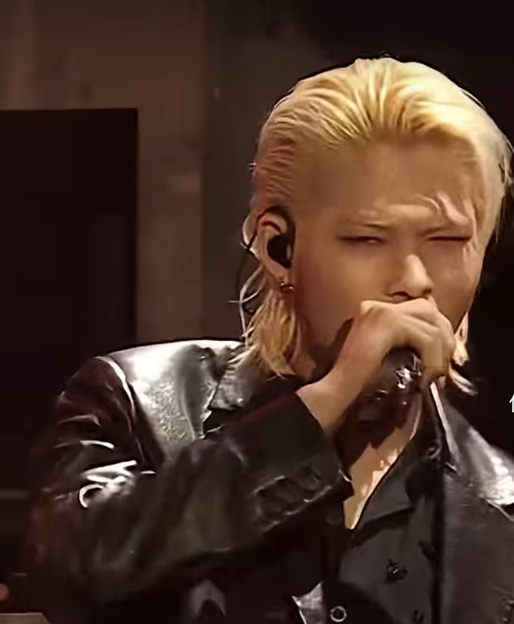 Latest photo of NI-KI (ENHYPEN)