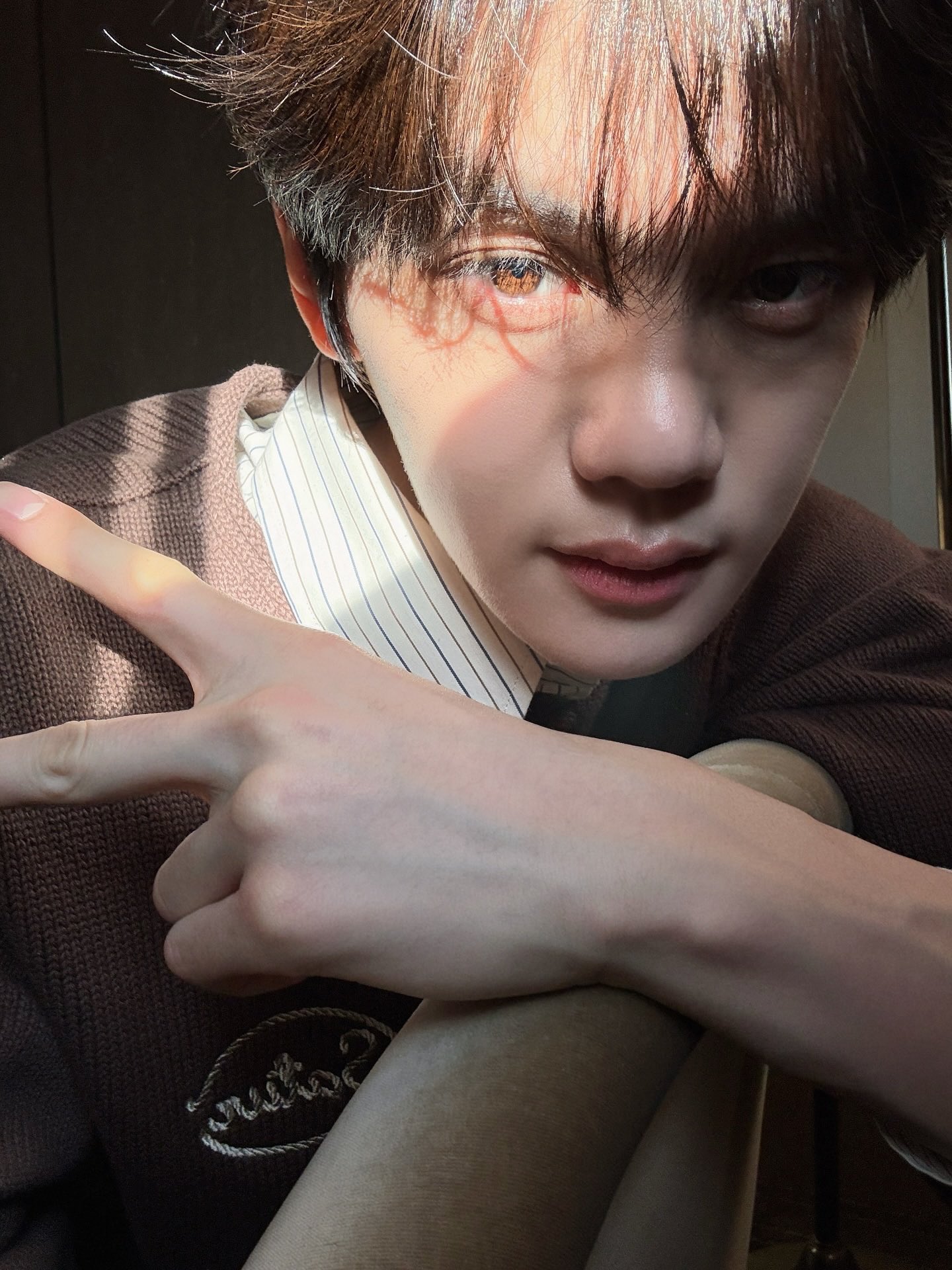 Recent activity shot of Kim Gyuvin (ZEROBASEONE)