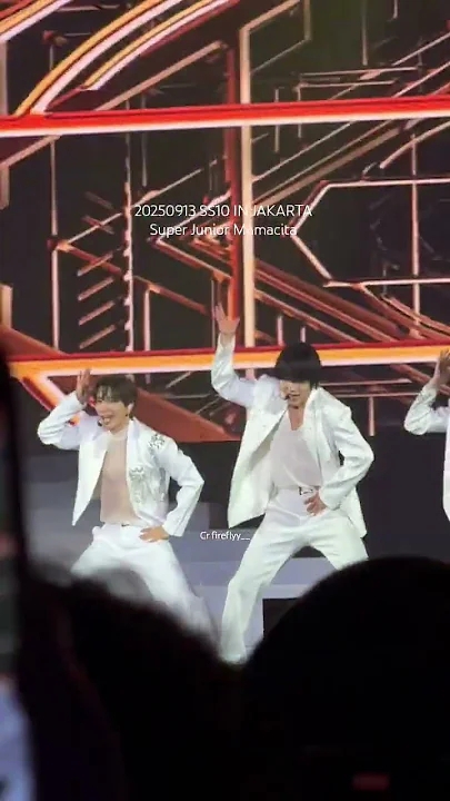 A heartfelt wallpaper shared by Super Junior's fans