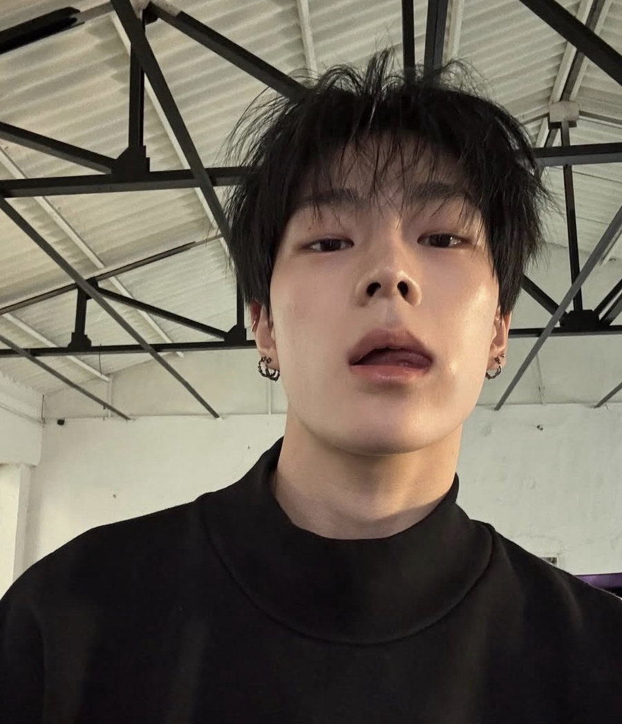 Recent activity shot of Kim Junmin (WHIB)