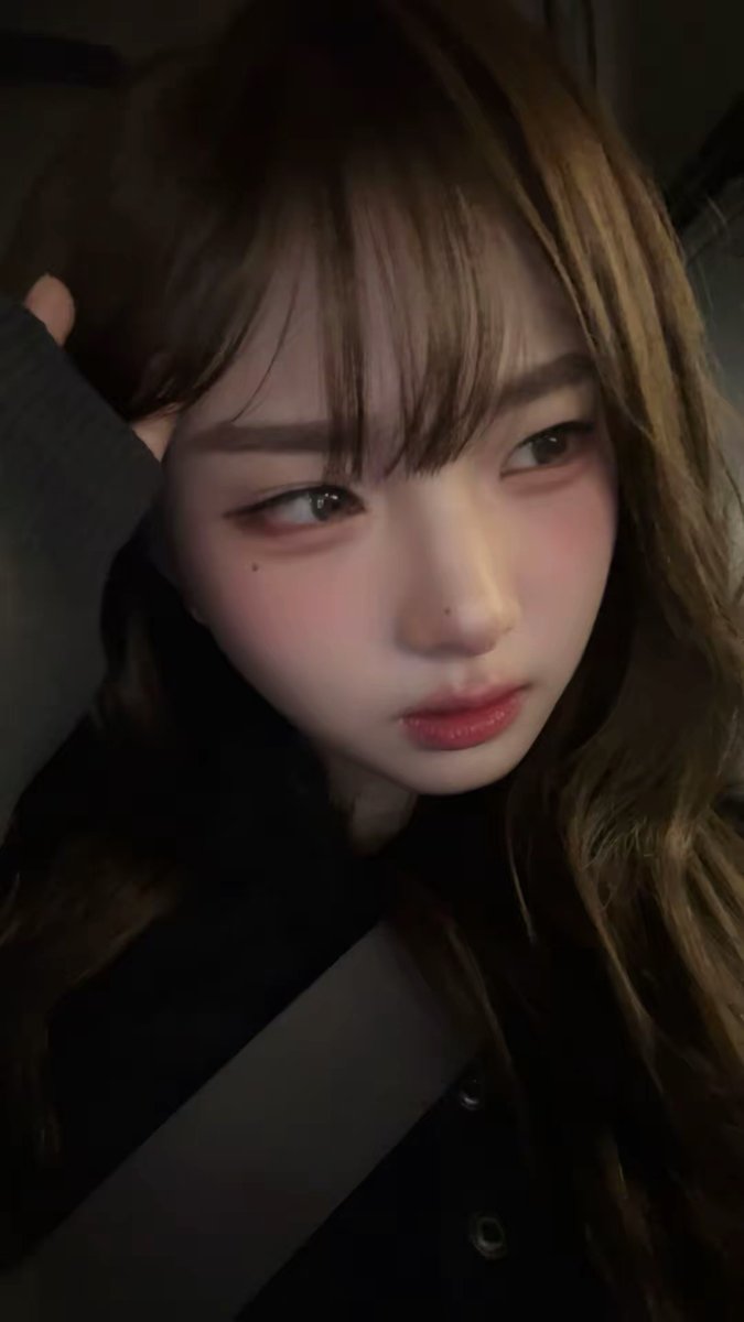 The most beloved wallpaper among tripleS's fans