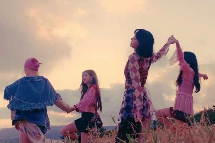 BLACKPINK의 비하인드 컷