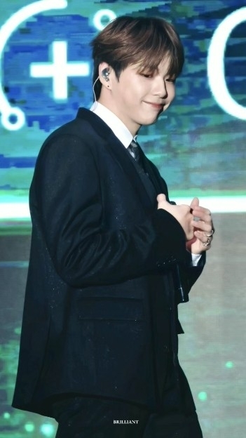 Behind-the-scenes cut of Kang Daniel