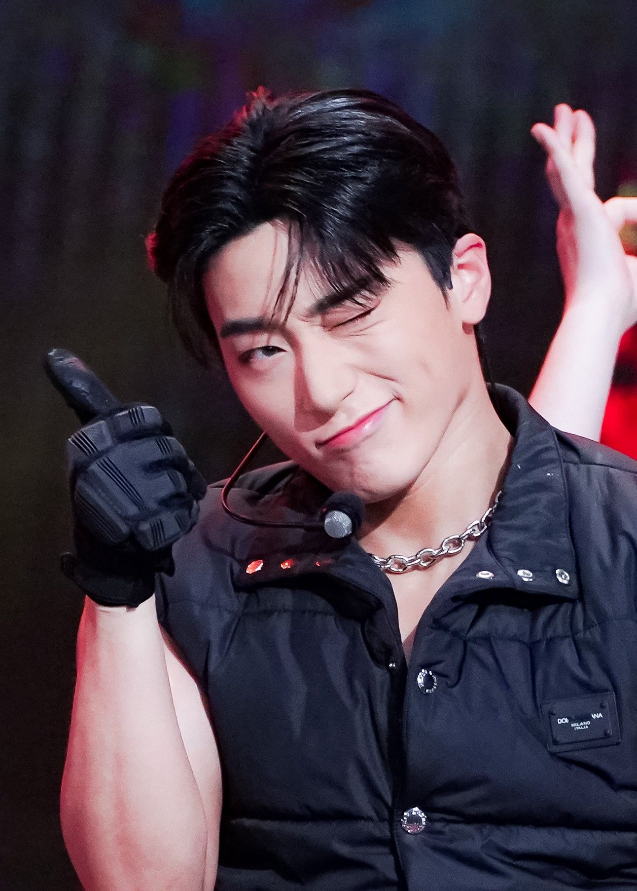 Foto terbaru San (ATEEZ)