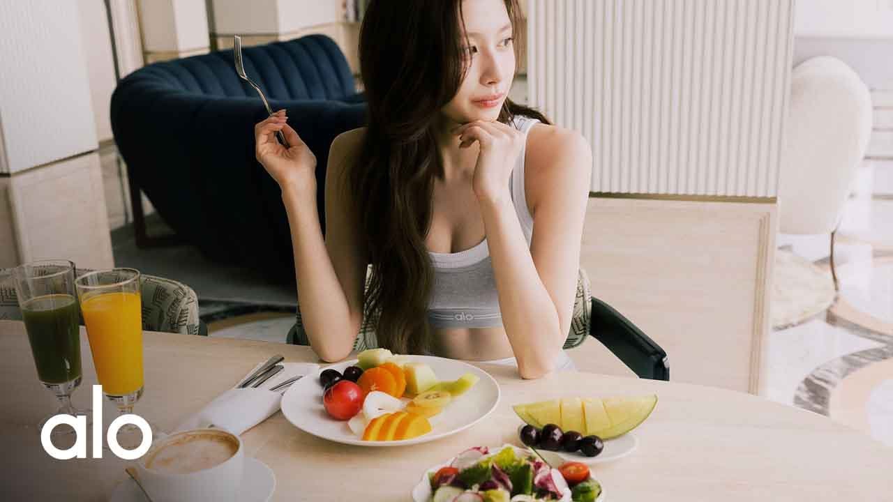 사나 (TWICE)의 비하인드 컷