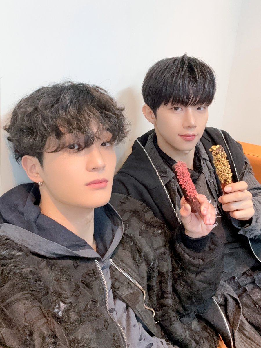 A moment captured by Xikers's fan