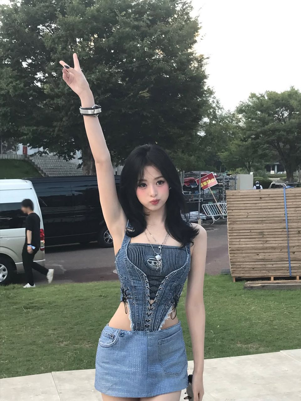 Foto terbaru Ahyeon (BABYMONSTER)