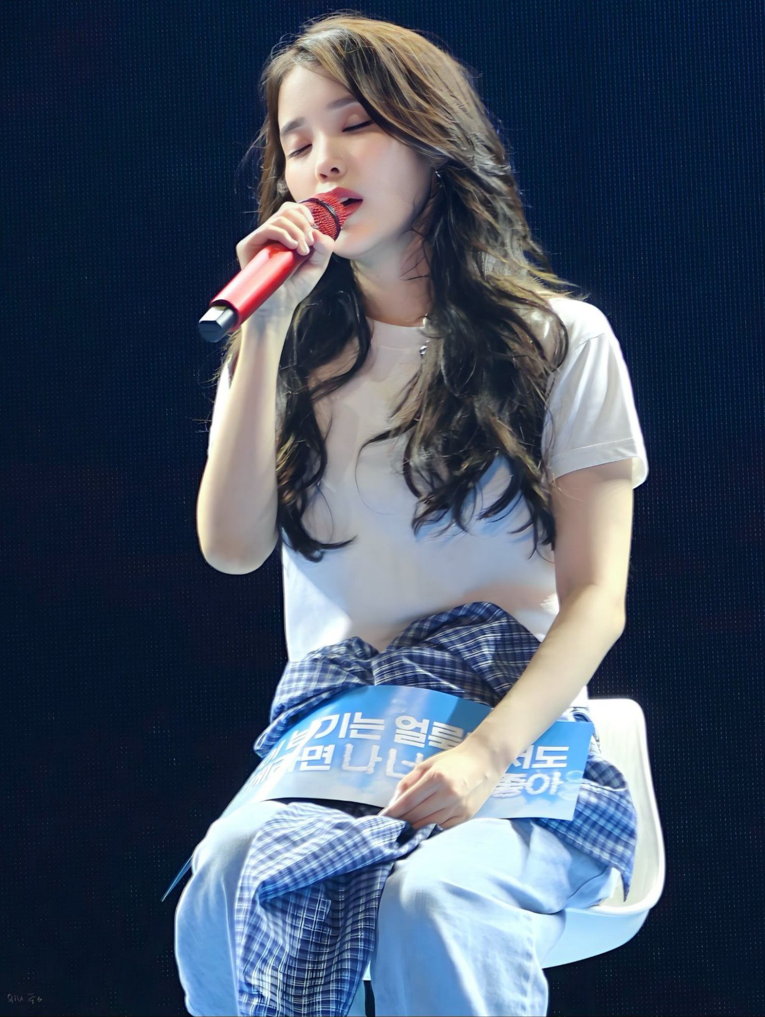 A moment captured by Yuqi (i-dle)'s fan