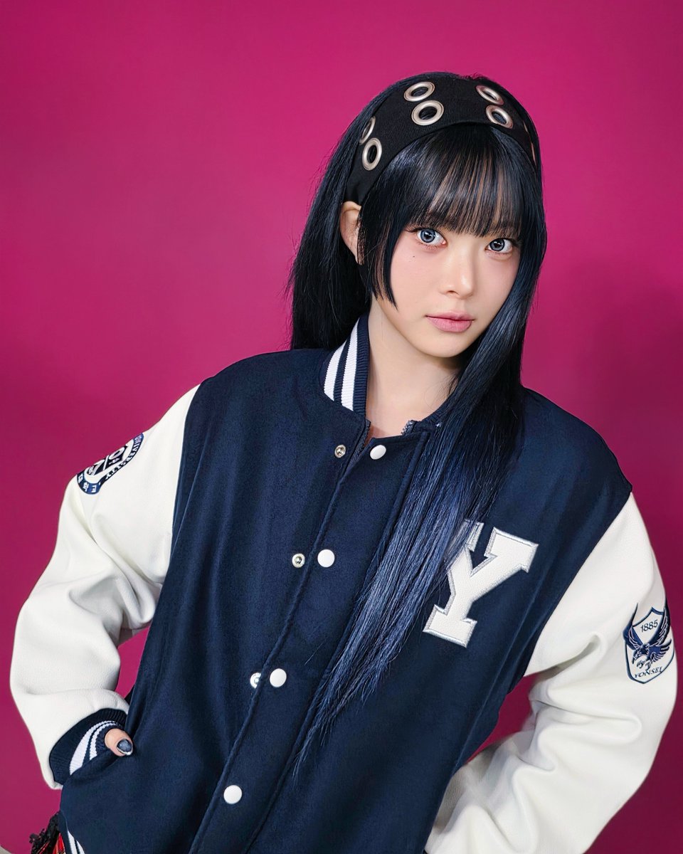 Latest photo of LE SSERAFIM