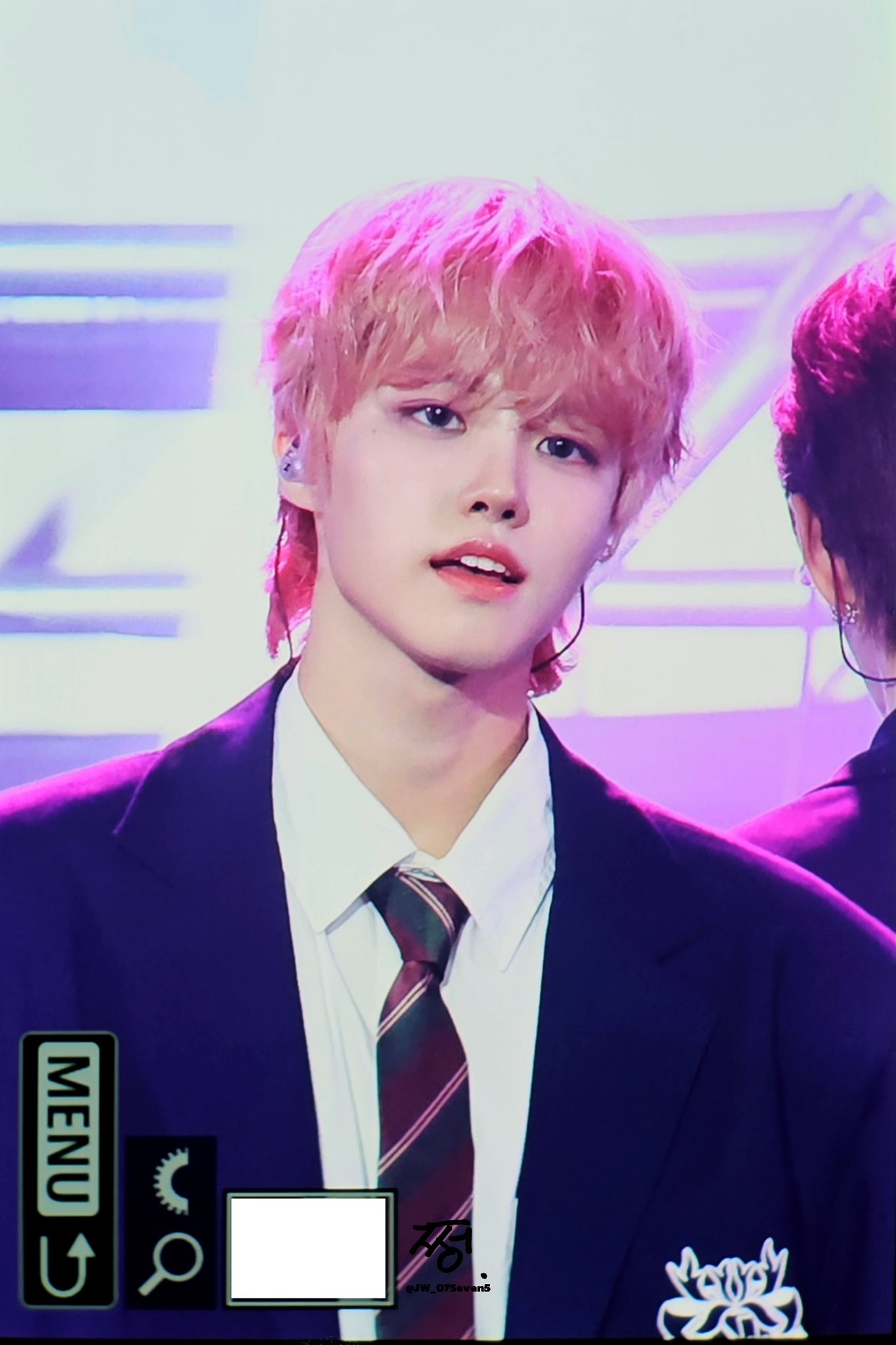 Behind-the-scenes cut of Park Juwon (AHOF)