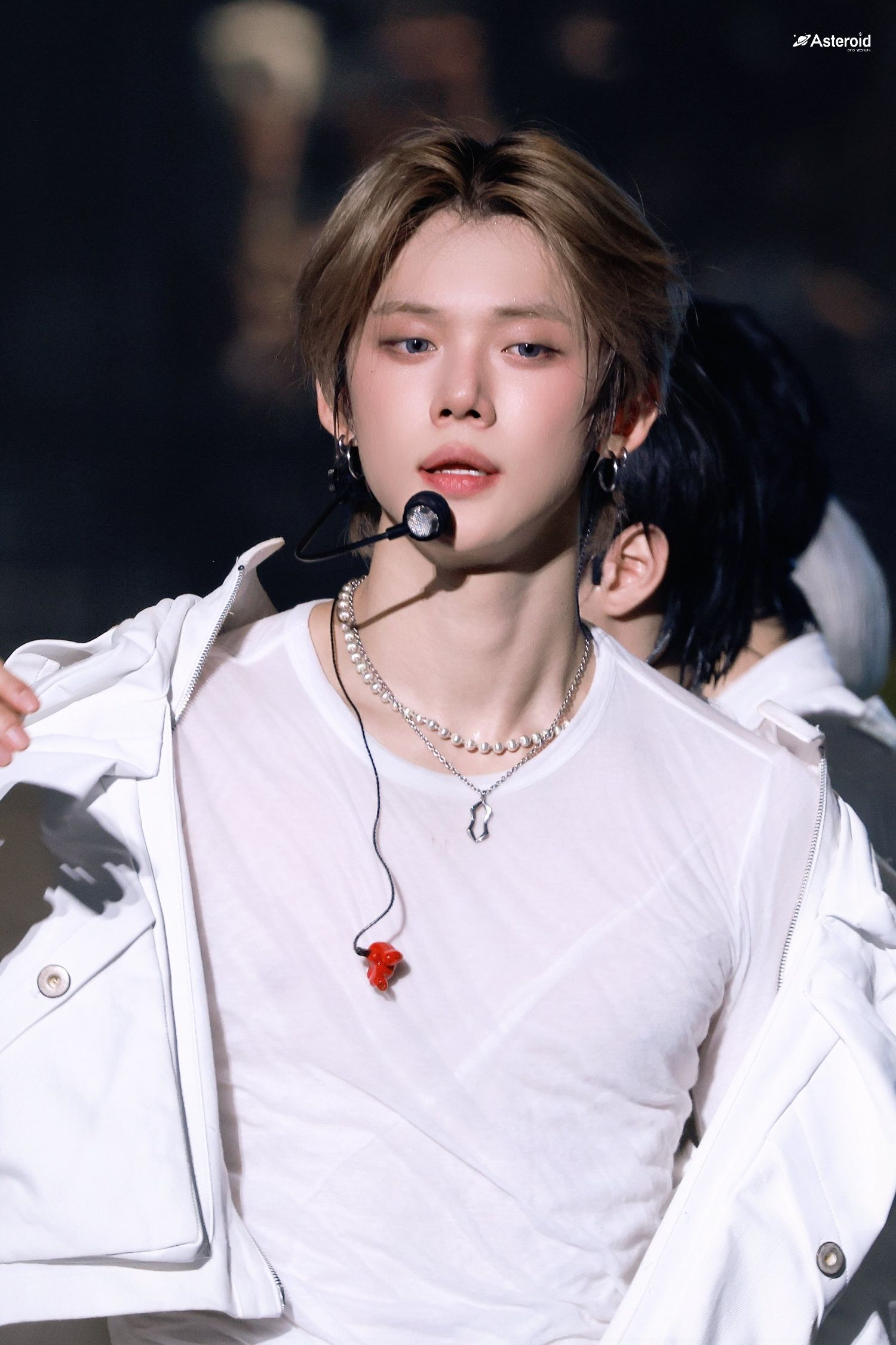 然竣 (TOMORROW X TOGETHER)的最新活动照片