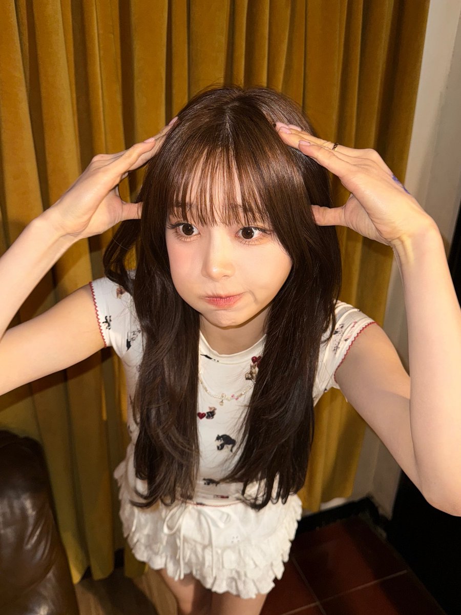 Behind-the-scenes cut of Chuu