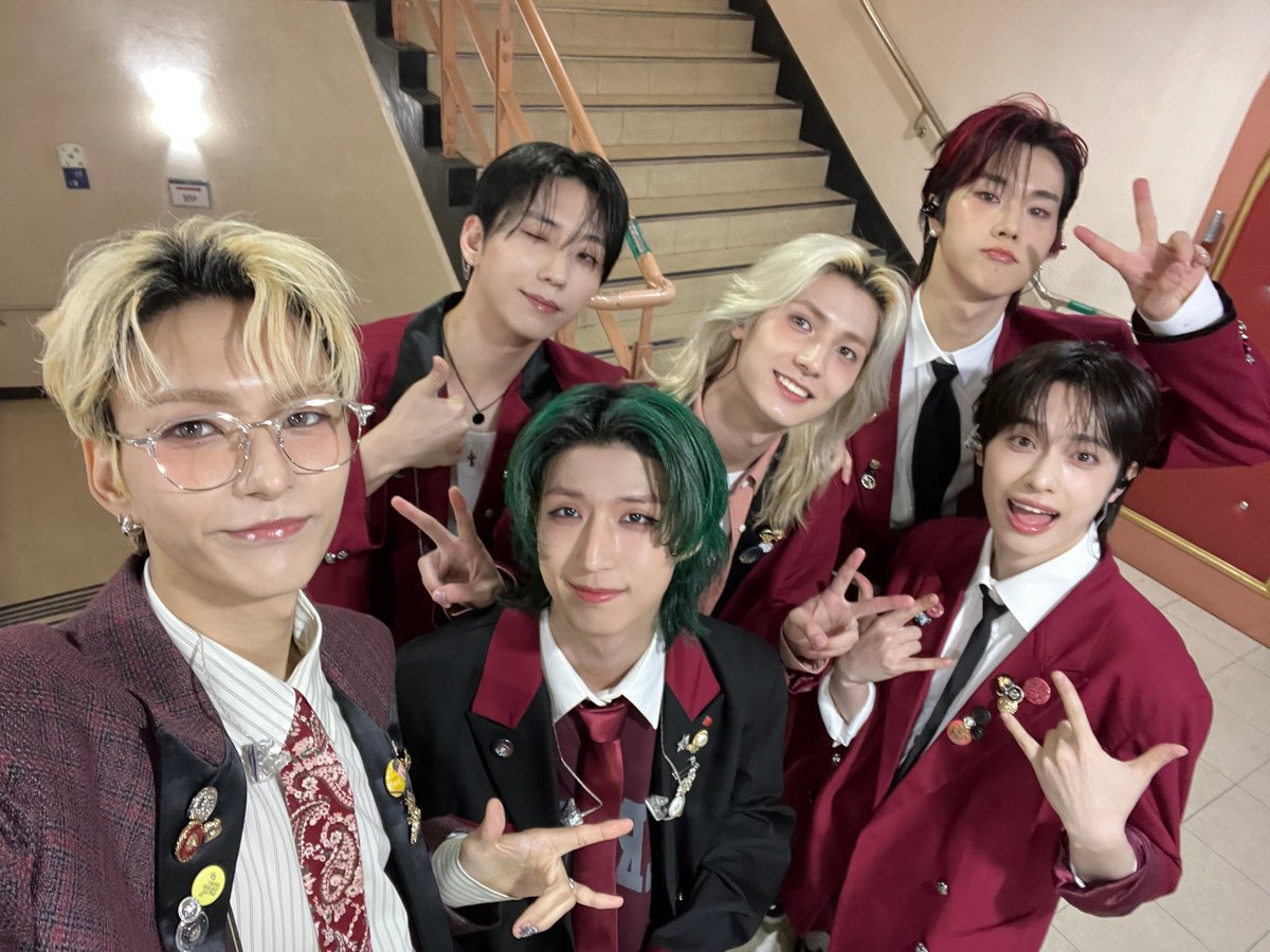 Behind-the-scenes cut of Xdinary Heroes