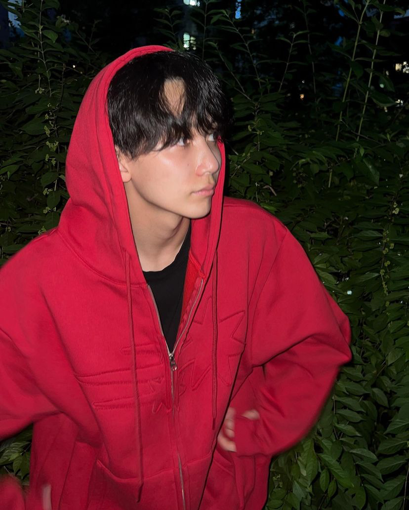 Recent activity shot of Jeonghan (SEVENTEEN)