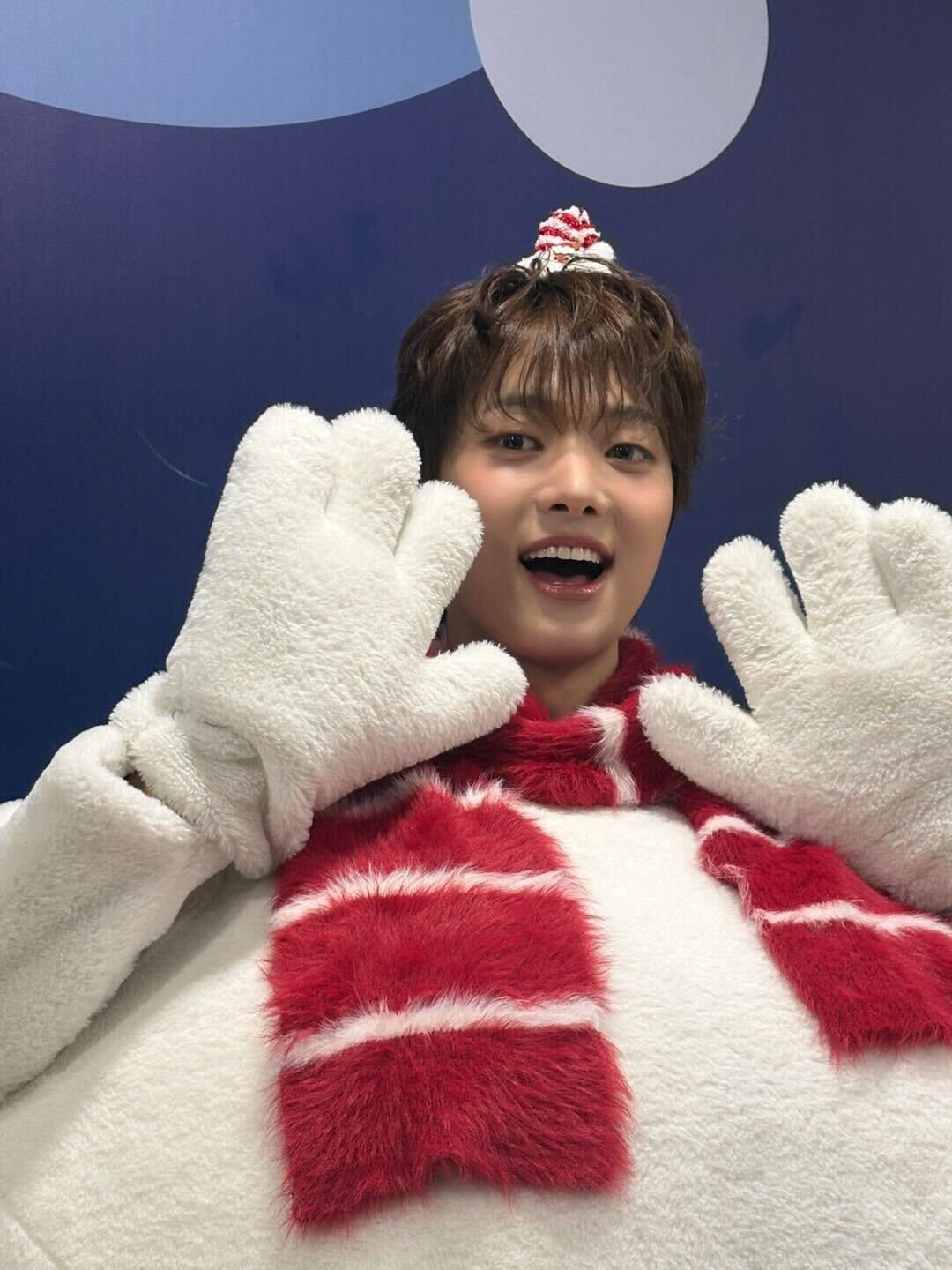 Recent activity shot of EJ (&TEAM)