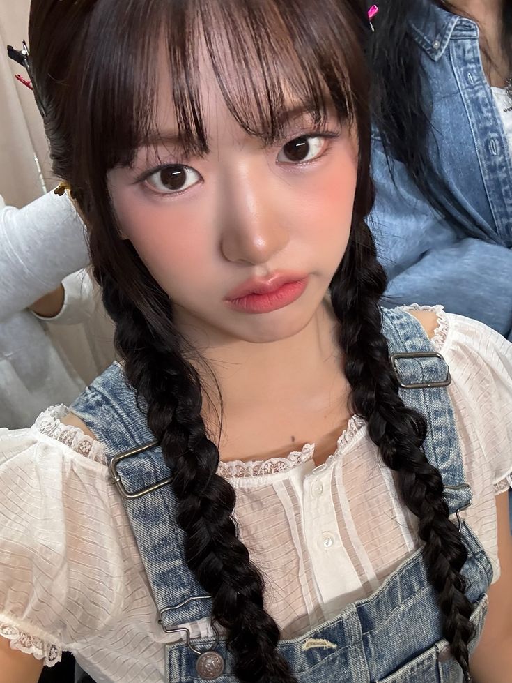 A moment captured by An Yujin (IVE)'s fan