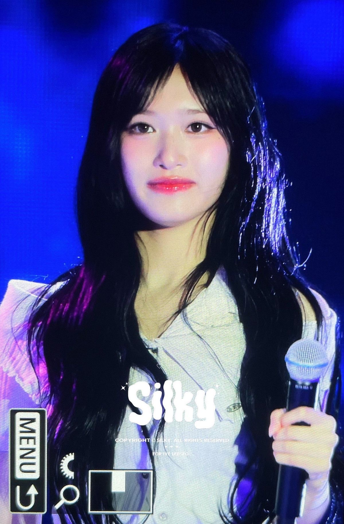A moment captured by Leeseo (IVE)'s fan