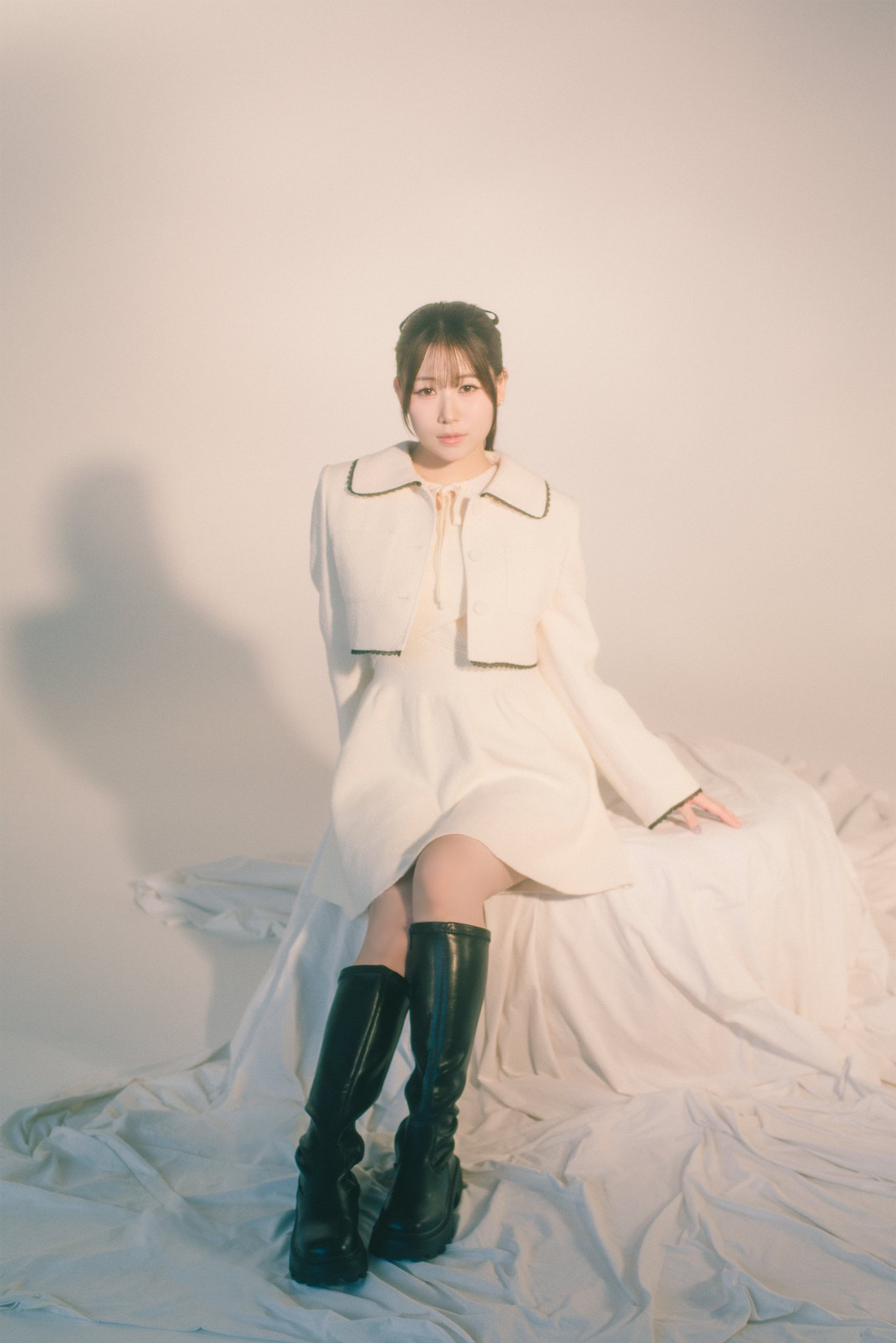 Behind-the-scenes cut of Kasahara Momona (ME:I)