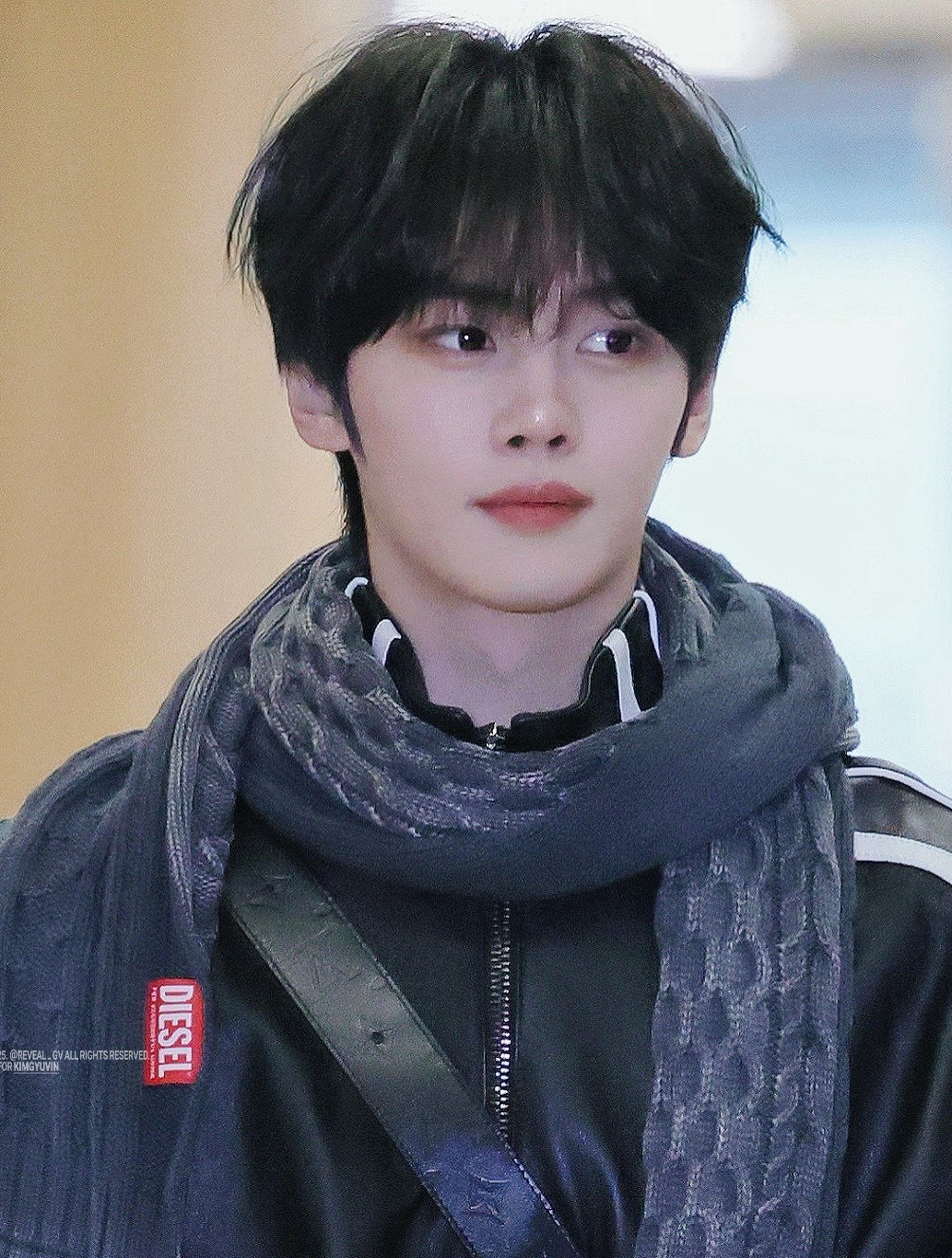 キム・ギュビン (ZEROBASEONE)の舞台裏ショット