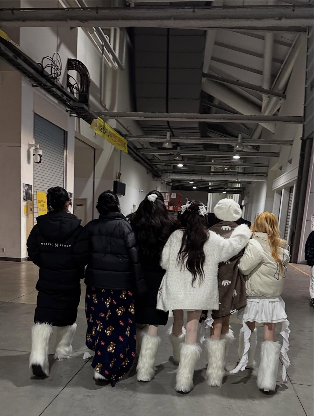 Behind-the-scenes cut of Lovelyz