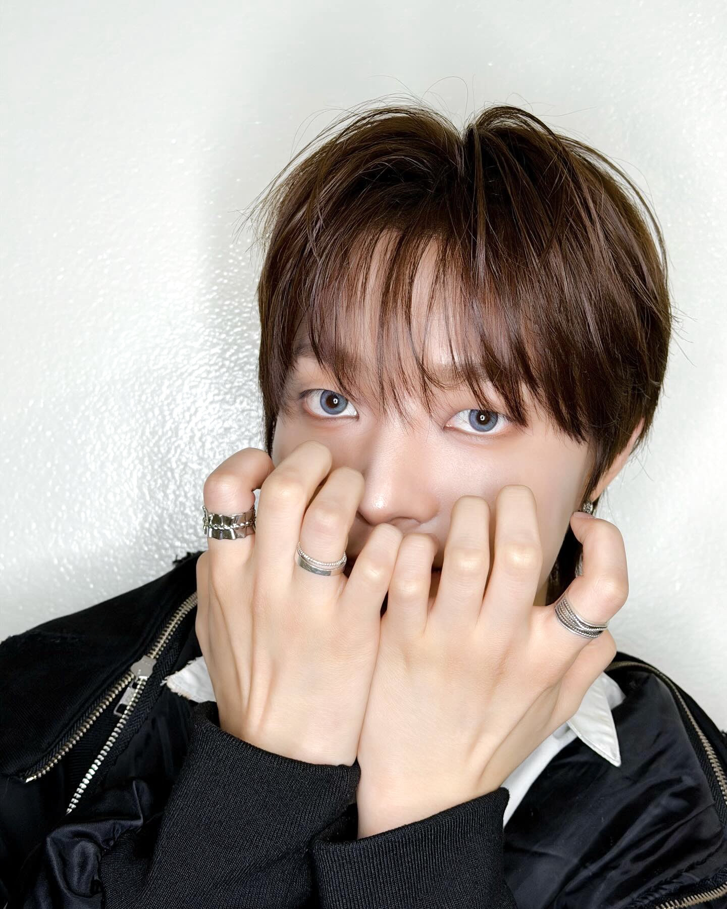 Foto terbaru EJ (&TEAM)