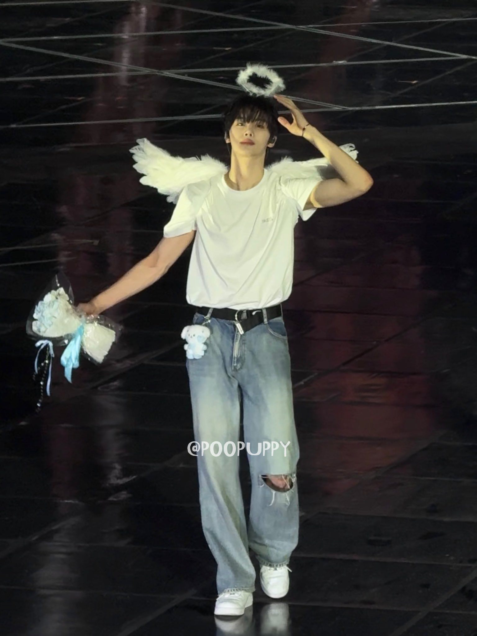 A moment captured by Kim Gyuvin (ZEROBASEONE)'s fan