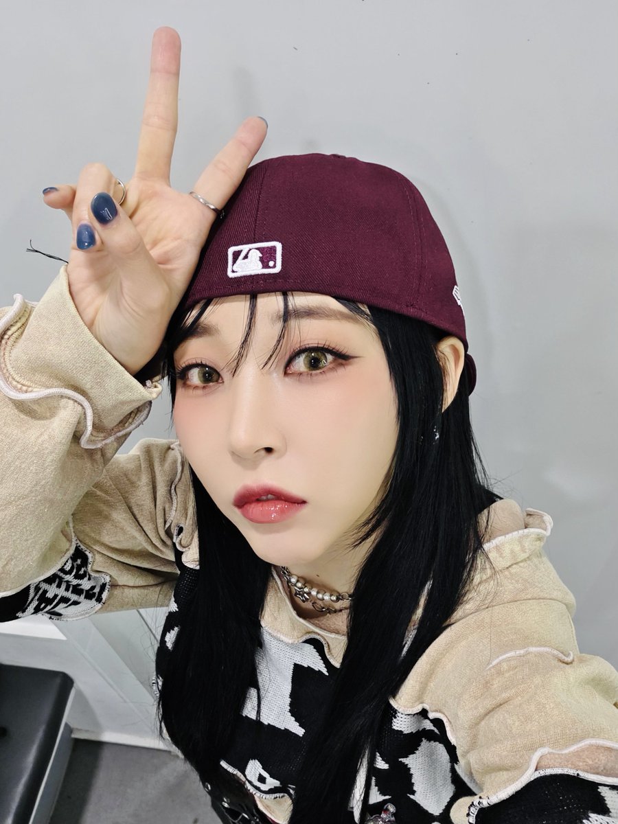 Behind-the-scenes cut of MAMAMOO