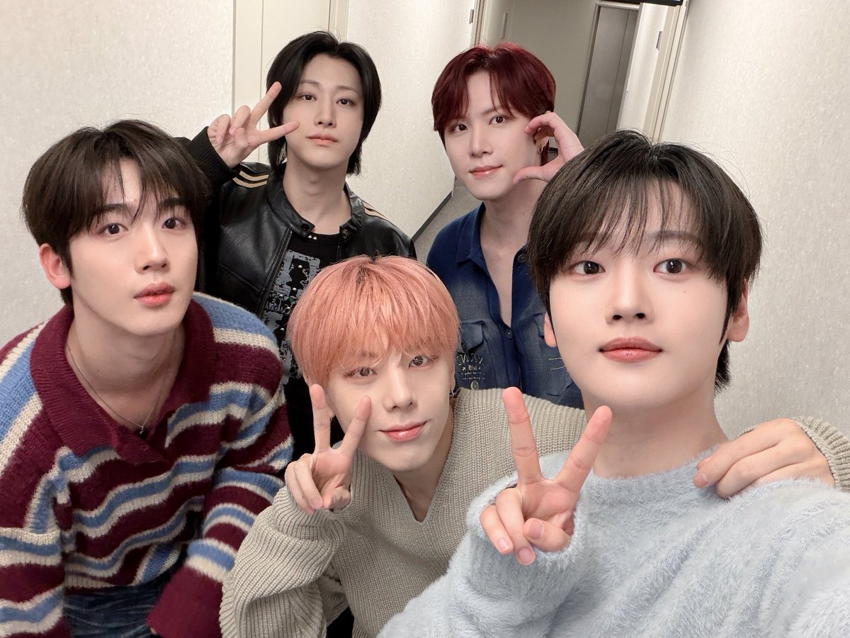 위아이의 최신 사진